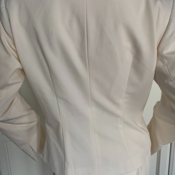 studio point size 8 off white suit - Picture 9 of 10